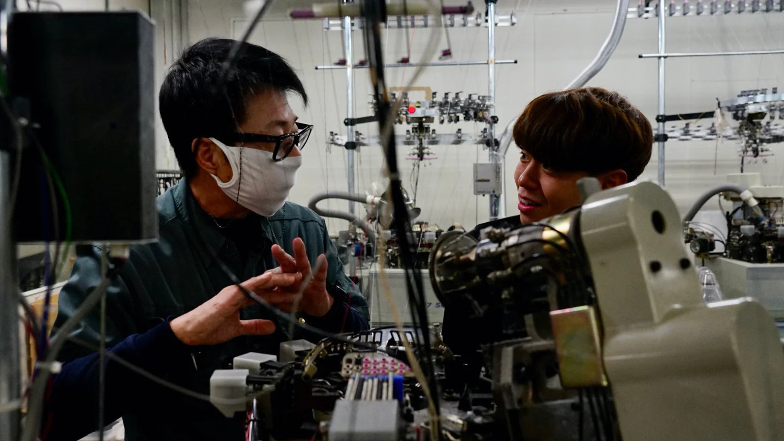 職人の感性が「一番の履き心地」を生み出している ──神野大地×靴下老舗メーカー社長対談(後編)