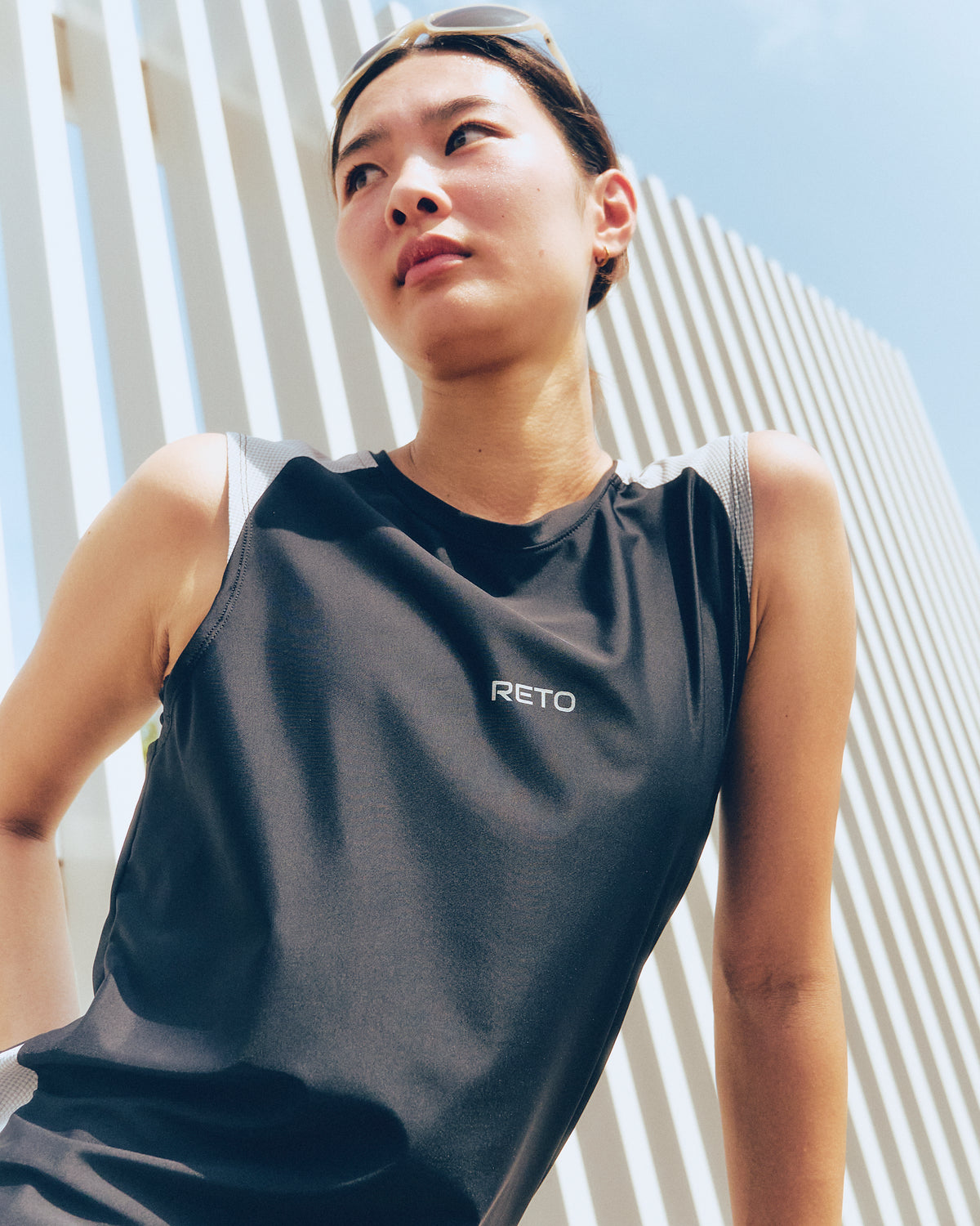 PANEL SLEEVELESS