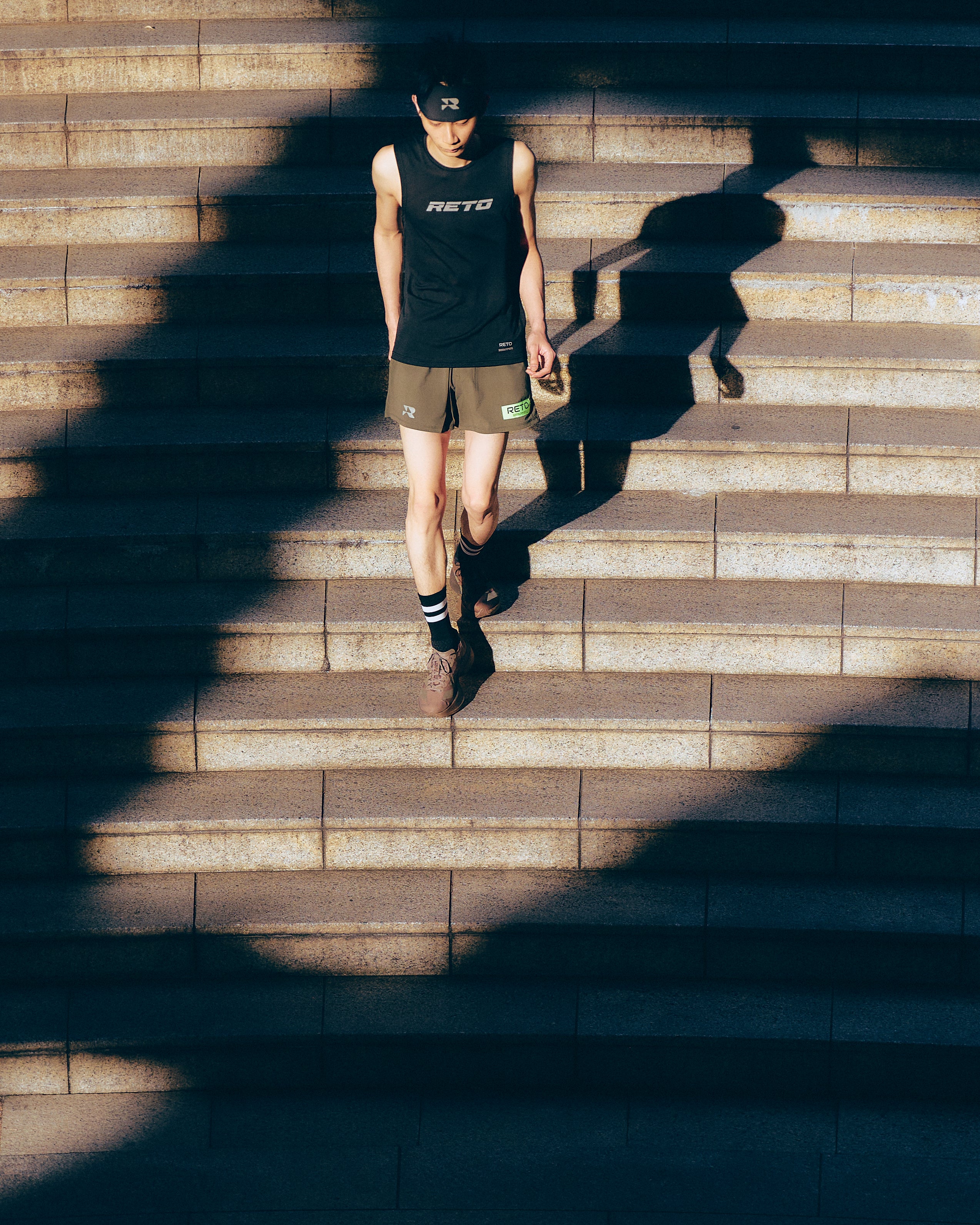 SLEEVELESS