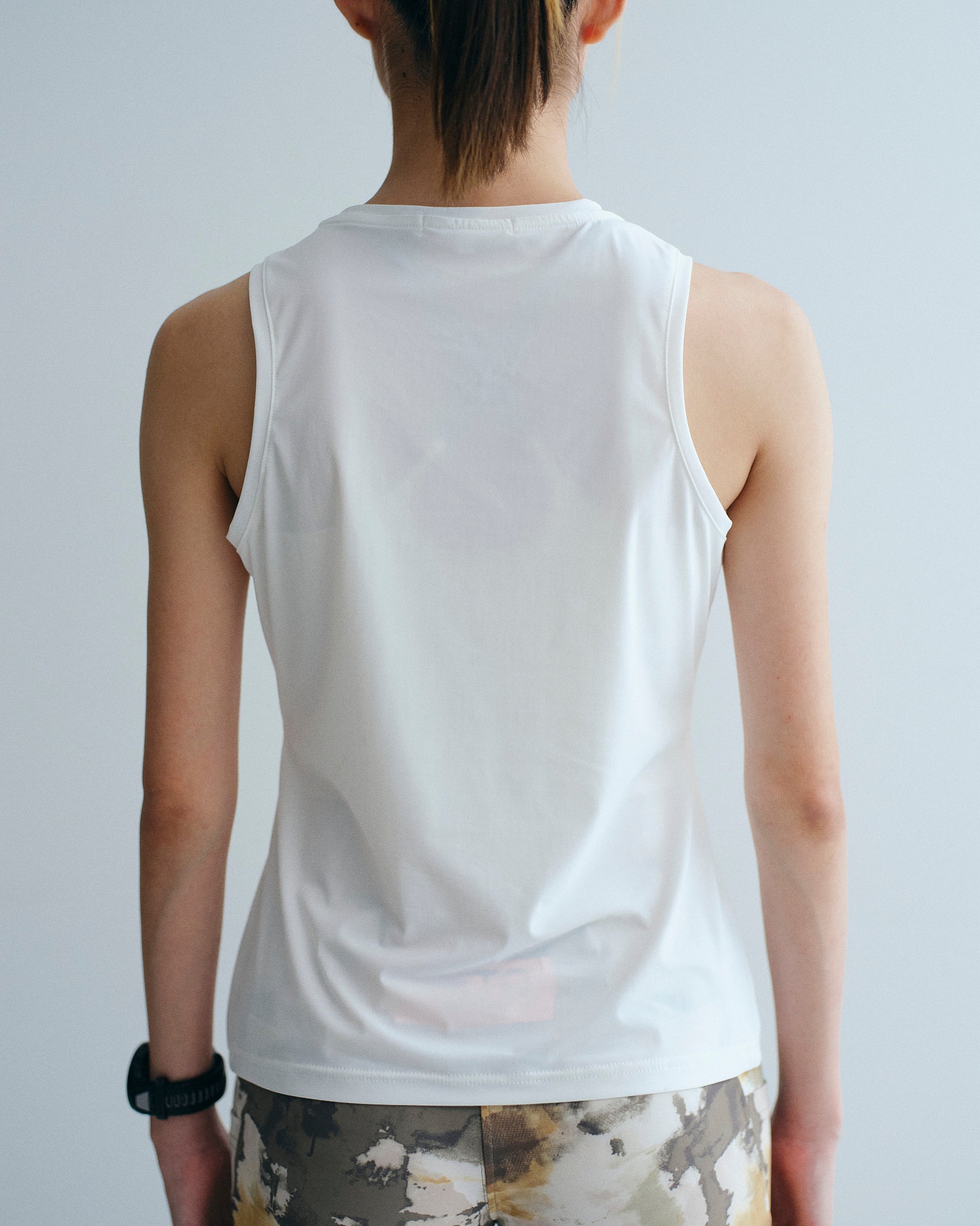 ACTIVE SLEEVELSS T W